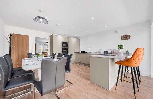 Walkden House | Chique: Luxurious Modern Home