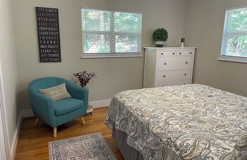 New Castle House | Cozy cottage in Birmingham with wooded yard and close to interstate.