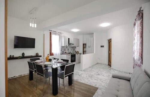 Palermo Apartment | Beautiful apartment in villa with pool