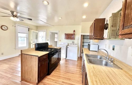 Danville House | Charming 3-bedroom townhome with AC, WiFi in enchanting Danville