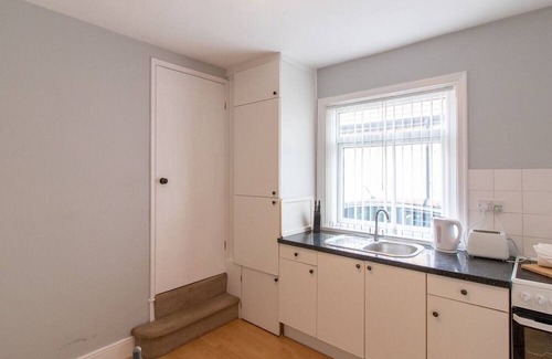 Framwellgate Moor House | Charming Bungalow, Large Garden + Modern Amenities| Pass the Keys