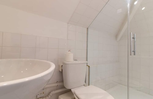 Framwellgate Moor House | Charming Bungalow, Large Garden + Modern Amenities| Pass the Keys