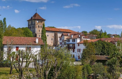 Espelette Villa | Villa Espelette, 5 bedrooms, 10 persons