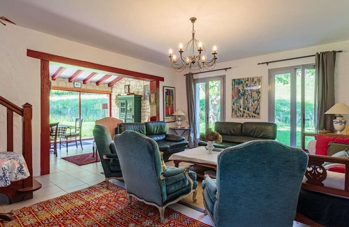 Espelette Villa | Villa Espelette, 5 bedrooms, 10 persons