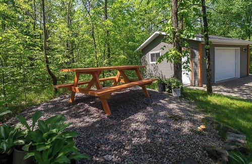 Tudor and Cashel Cottage | Starlight Retreat - Two Bedroom Cottage, Sleeps 6