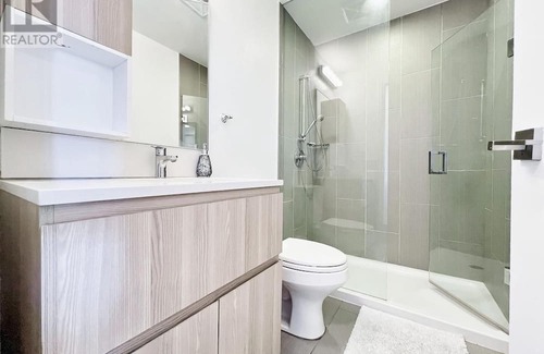 Humber Bay Condo | Gorgeous Condo By the Lake With Parking