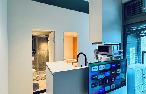 Daan Apartment | 1bd/1ba Designer Loft w/Office and Balcony｜Da'an Taipei 2-min walk to Da’an MRT
