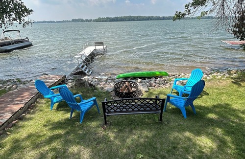 Villard Cabin | Cozy, pet friendly 2-bedroom cabin on beautiful lake Amelia.
