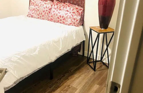 Texas City Apartment | The LagoonSide LoungeAway w/Pool/Parking/WiFi Pkg