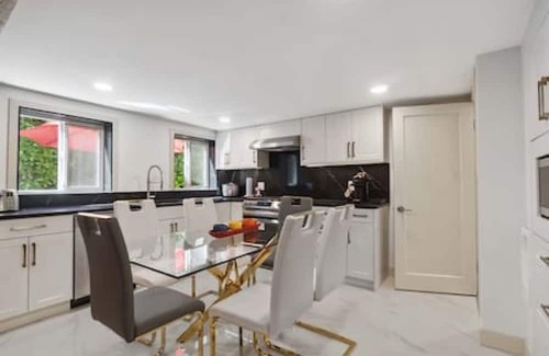 Upper Lonsdale House | Cheerful 2BR Oasis In North Van