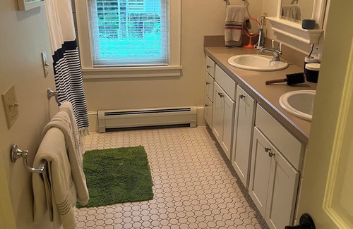 Hanover House | Delightful 5-bedroom house in downtown Hanover