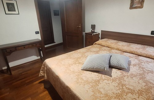 Eggi House | Casa Ausonia 5 minutes from Spoleto, Guesthouse in quiet medieval village