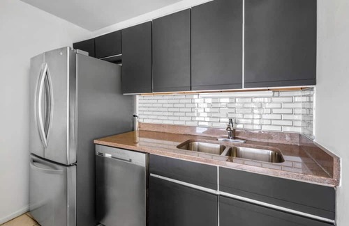 Buena Park Condo | 1bedroom condo with fitness room fabulous view literally steps away from Beach