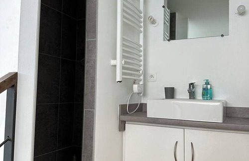 9th Arrondissement Apartment | Appartement sur les Q Uais Joseph Gillet