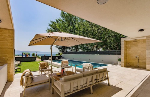 Central Dalmatia Villa | Villa Erce in Duće