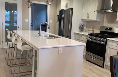 Plympton-Wyoming House | This house is a 4 bedroom(s), 2 bathrooms, located in Plympton - Wyoming, ON.