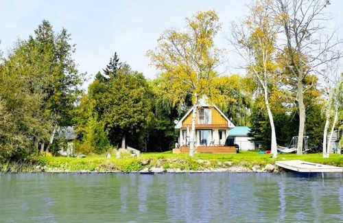 Colborne House | Alicia Bliss Lakefront