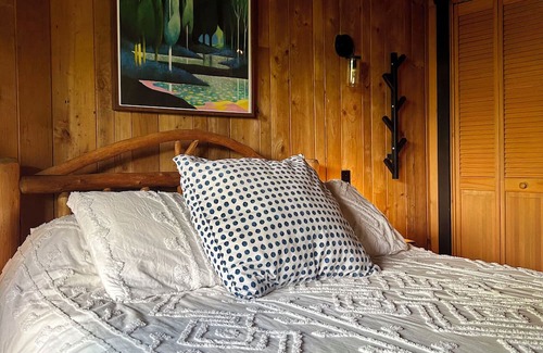 Wentworth-Nord Ski Chalet | Nature cottage, nature's front row seat right at your spa or fireplace