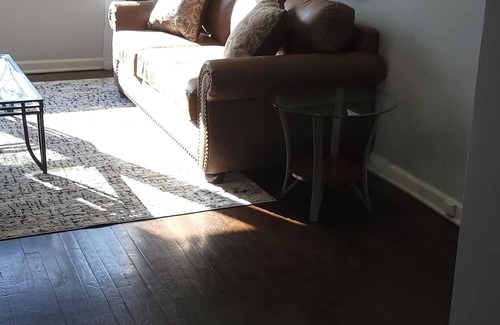 Waukegan House | Charming 2-bedroom townhome with AC, fitness room in marvelous Waukegan
