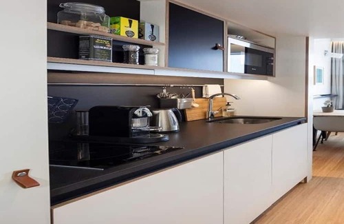 Canal Ring Apartment | Bright and Airy 1-Bedroom Gem