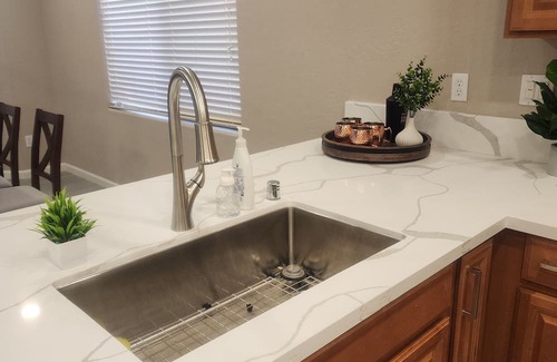 Midway House | 3-bedroom house in fabulous Henderson with AC, WiFi