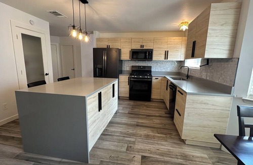 Deer Park At Maple Run House | Charming 3-BDR Home w/Fireplace, Games, Wine Cooler & More by Downtown Austin!