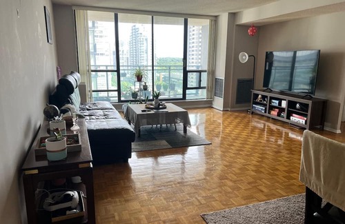 North York Apartment | Lively area, cozy home - 1 min walk to Subway, Mall, Eateries