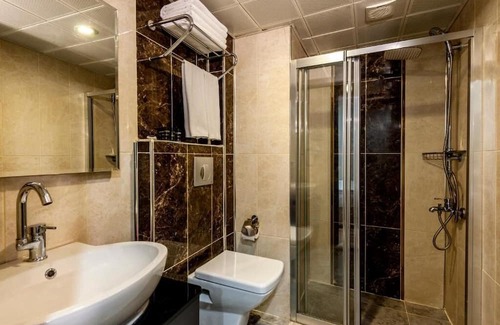 Sisli Apartment | A Palace Suites - One-Bedroom Suite 2