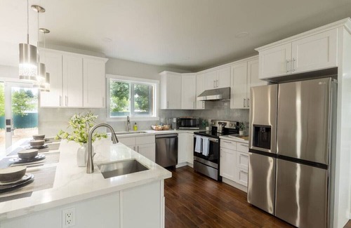 Parkland Bed & Breakfast | Room with Queen Bed in Tacoma