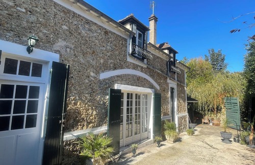 Saint-Cyr-sur-Morin Cottage | Lovely 3-bedroom cottage between Disneyland, Paris and Champagne Reims