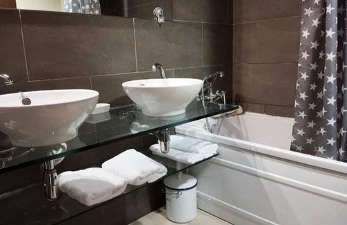 Montblanc Apartment | Montblanc Apartament Santa Anna
