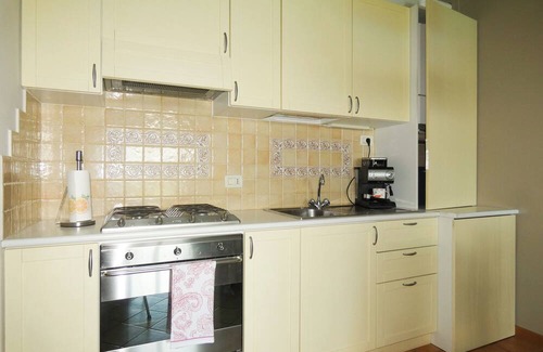 Polpenazze del Garda Apartment | Three-room flat in residence with garage, swimming pool and lake view