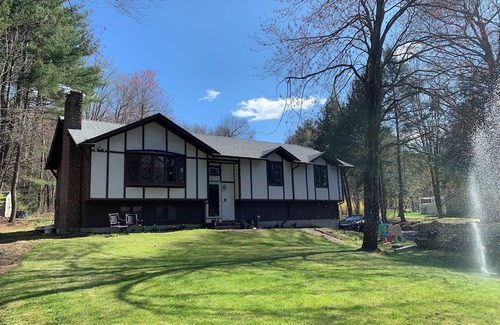 Amherst House | House in quiet, wooded neighborhood