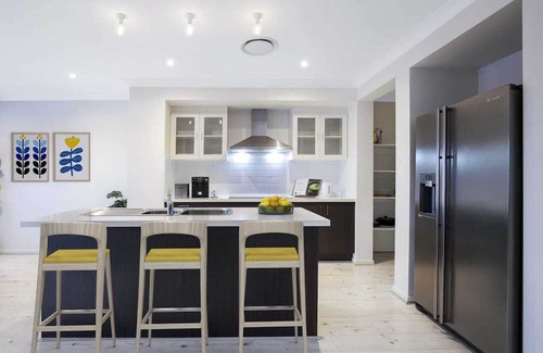 Newport House | Newport Oasis - Retreat by the Water