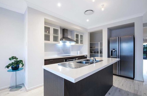 Newport House | Newport Oasis - Retreat by the Water