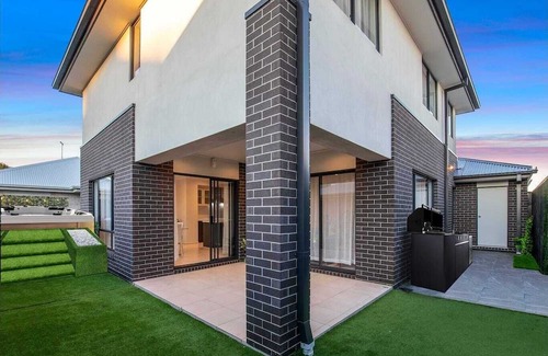Newport House | Newport Oasis - Retreat by the Water
