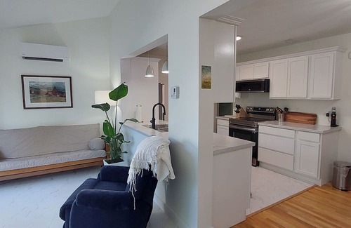 Yarmouth House | Lovely 2-bedroom accommodation with private garden minutes from Maine ferry.