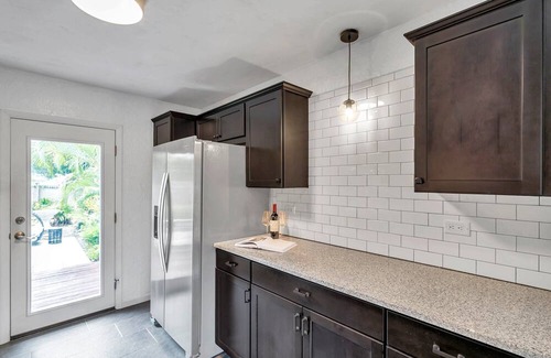 St. Petersburg - Clearwater House | Charming Transitional Home - 10 minutes to Downtown St Pete!