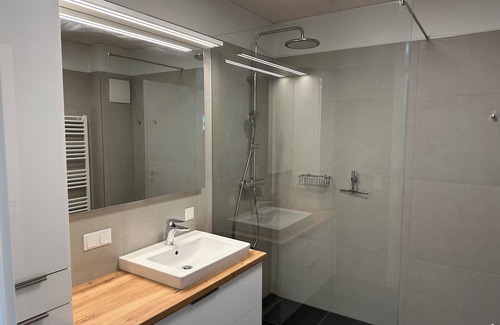 Tiefgraben Apartment | Modern Central Apartment in Moon Lake