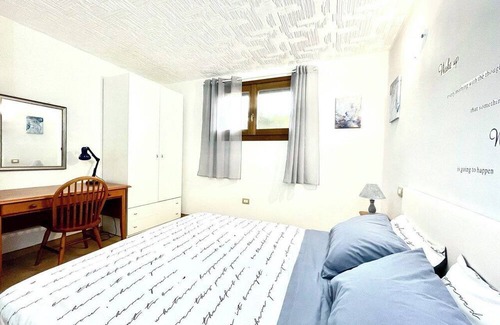 Olmedo House | Holiday Home 'Clhome la casa Nel Verde A Olmedo' with Private Garden and Air Conditioning