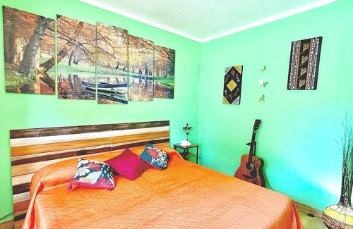 Olmedo House | Holiday Home 'Clhome la casa Nel Verde A Olmedo' with Private Garden and Air Conditioning