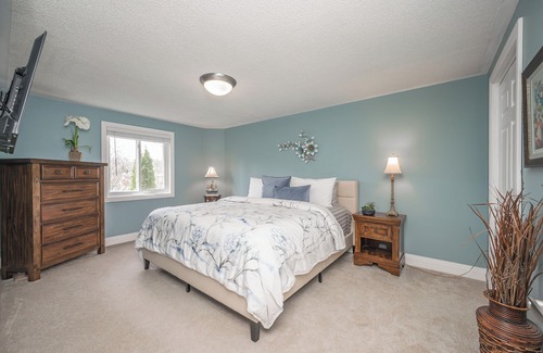 Hamilton House | STUNNING EXECUTIVE HOME- FURNISHED!!!