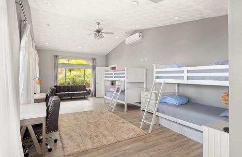 Wailuku House | Large House on Maui