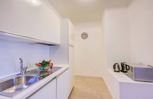 Gaino Apartment | Casa Bougainville with pool and lake view