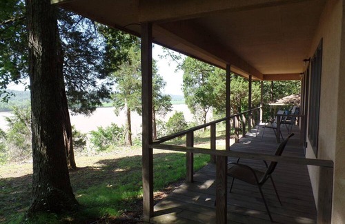 Golconda House | Cozy Cottage on the Bluffs over the Ohio River