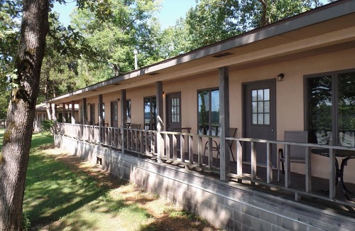 Golconda House | Cozy Cottage on the Bluffs over the Ohio River