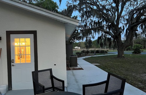Citrus Park House | Lovely guest house in a quiet and serene setting in north Tampas