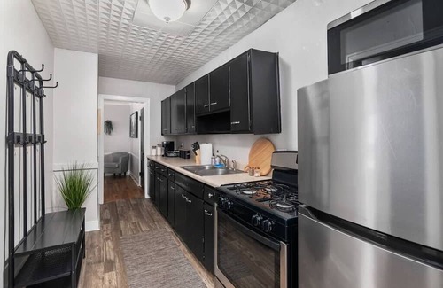 South Hyde Park Apartment | Charlotte's Escape 2BD/BT Fast Wi-Fi Easy Access