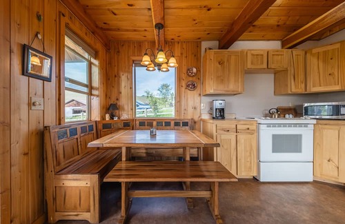 Eureka Cabin | The Cabin on the Ranch – A Family our Couple’s Adventure on Working Ranch!