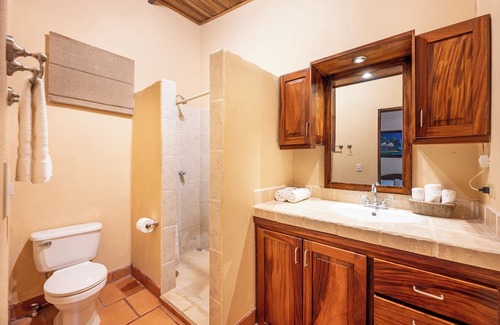 Matapalo Apartment | Cozy Beachside Studio with Pool and Free WiFi
